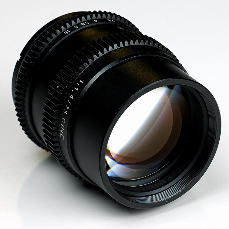 Продажи объективов SLR Magic Cine 35mm F1.2 и Cine 75mm F1.4 производитель обещает начать в августе