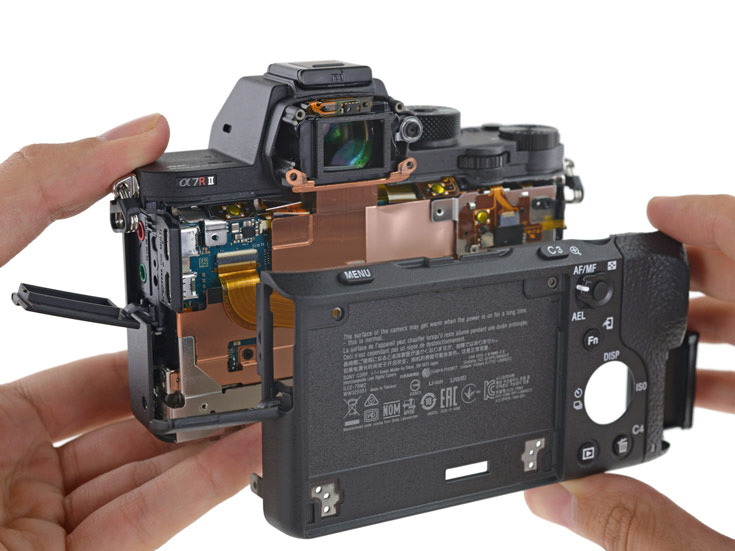 Ремонтопригодность камеры Sony a7R II оценена в четыре балла из десяти