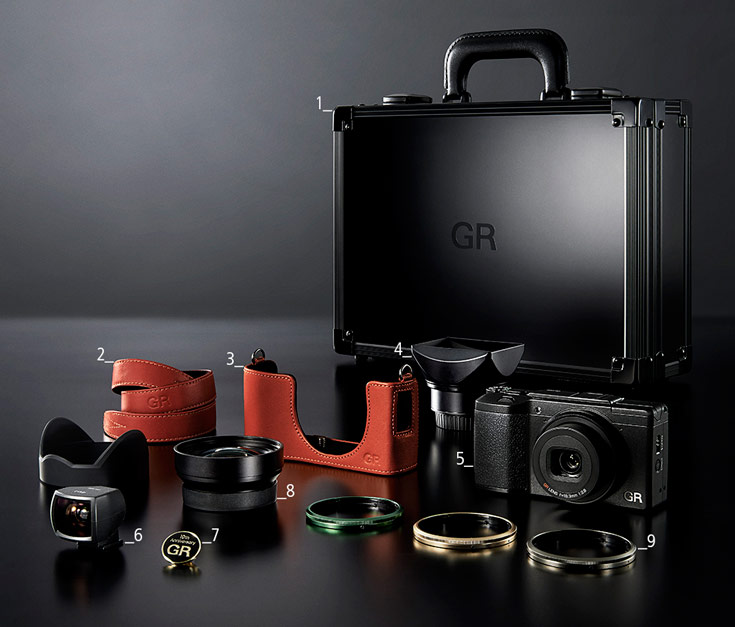 Наборов Ricoh GR II Premium Kit с камерой Ricoh GR II будет выпущено всего 1200 штук